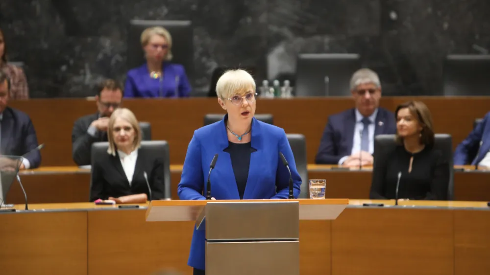 predsednica republike&nbsp;Nata&scaron;a Pirc Musar&nbsp;je na lastno pobudo prvič nagovorila poslance&nbsp;- 13.12.2023 &ndash; Državni zbor RS -&nbsp;15. redna seja DZ &ndash;&nbsp;//FOTO: Bojan Velikonja