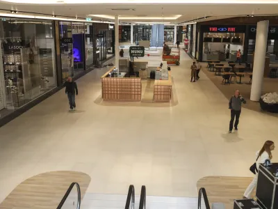 - 06.04.2022 - Nakupovalni center Supernova Ljubljana Rudnik &ndash; otvoritev novega raz&scaron;irjenega nakupovalnega centra na dodatnih 20.000 m&sup2; povr&scaron;ine - 50 novih prodajaln, 19 restavracij in barov v dveh nadstropjih, fitnes, dva zabavi&scaron;čna parka, ter 7 najsodobnej&scaron;ih kinodvoran. //FOTO: Jaka Gasar