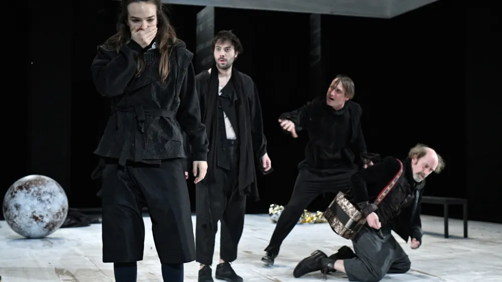 William Shakespeare: Kar hočete, SNG Drama Ljubljana 2023, režija Janusz Kica