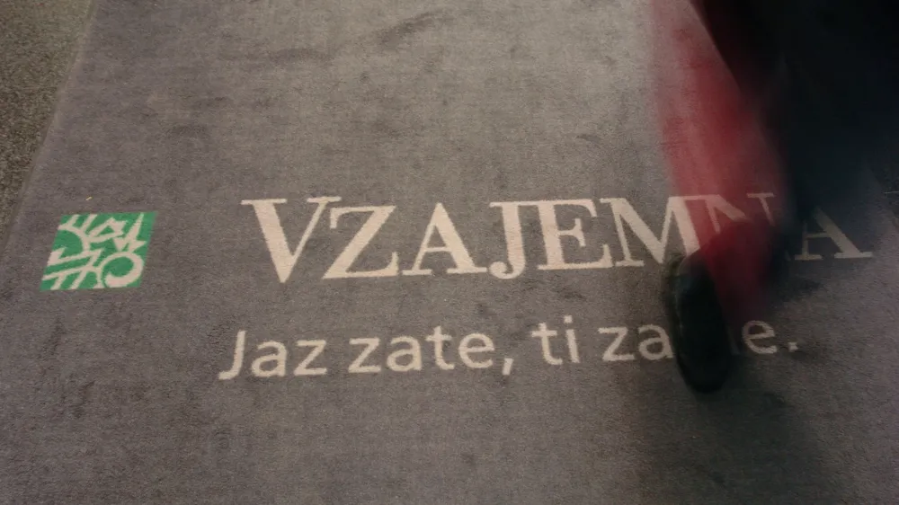 - ilustrativna fotografija - - VZAJEMNA zdravstvena zavarovalnica, d.v.z., Vo&scaron;njakova 2, Ljubljana, //FOTO: Matej Pov&scaron;e<br><br>OPOMBA: ZA OBJAVO V ČASOPISU DNEVNIK