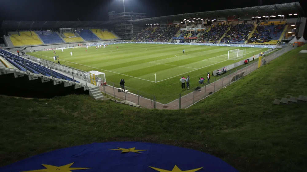 nogometni stadion Arena Petrol v Celju- CELJE - tretje največje slovensko mesto s 45.826 prebivalcev -//FOTO: Bojan VelikonjaOPOMBA: ZA OBJAVO V PRILOGI &ndash; DNEVNIKOV OBJEKTIV - REPORTAŽA