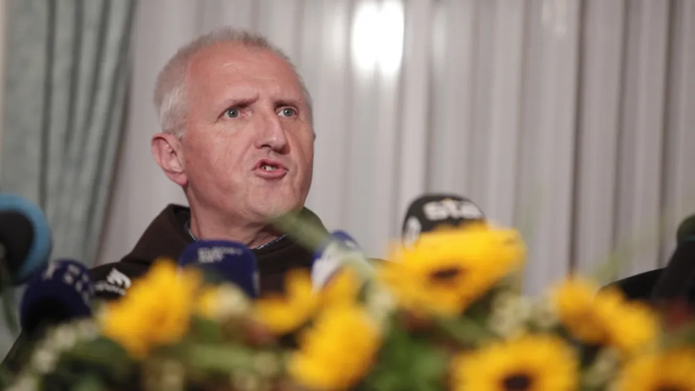 novi ljubljanski nad&scaron;kof in metropolit Stanislav Stane Zore prvič po imenovanju nastopil pred novinarji- 10.10.2014 - Nad&scaron;kofija Ljubljana - novinarska konferenca novega ljubljanskega nad&scaron;kofa Staneta Zoreta, na kateri je predstavil sporočilo za javnost in odgovarjal na vpra&scaron;anja medijev//FOTO: Luka Cjuha