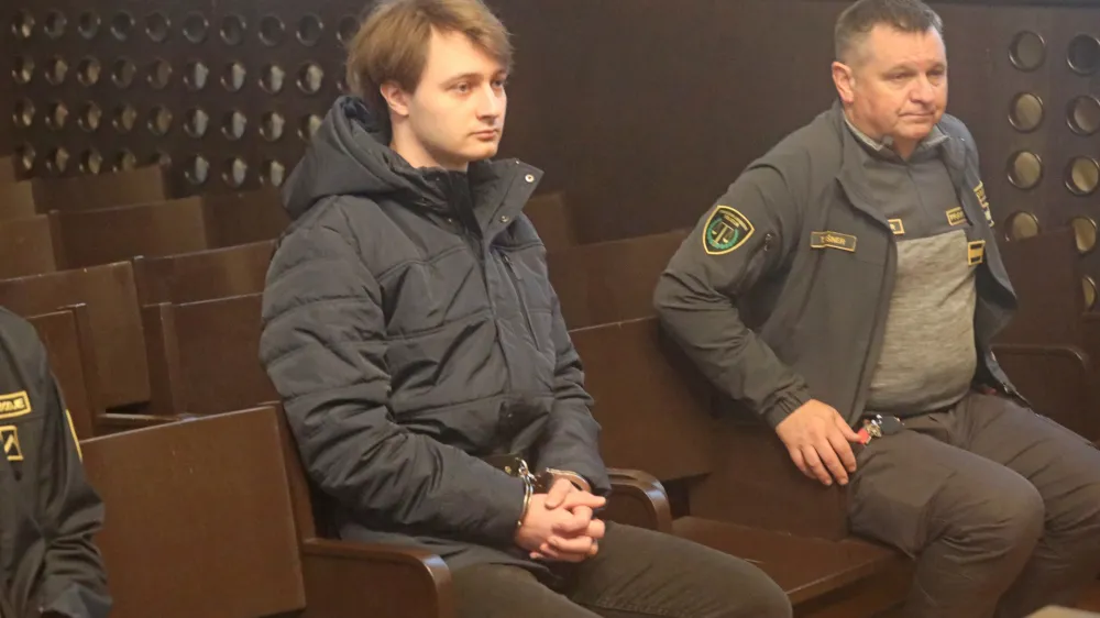 Maribor: na sodi&scaron;ču v Sodni ulici v dvorani 236. Obtoženi Luka Ga&scaron;parič, dovoljenje imamo že več mesecev - Avtor: Igor Napast Avtor: Igor Napast - - Avtor: Igor Napast