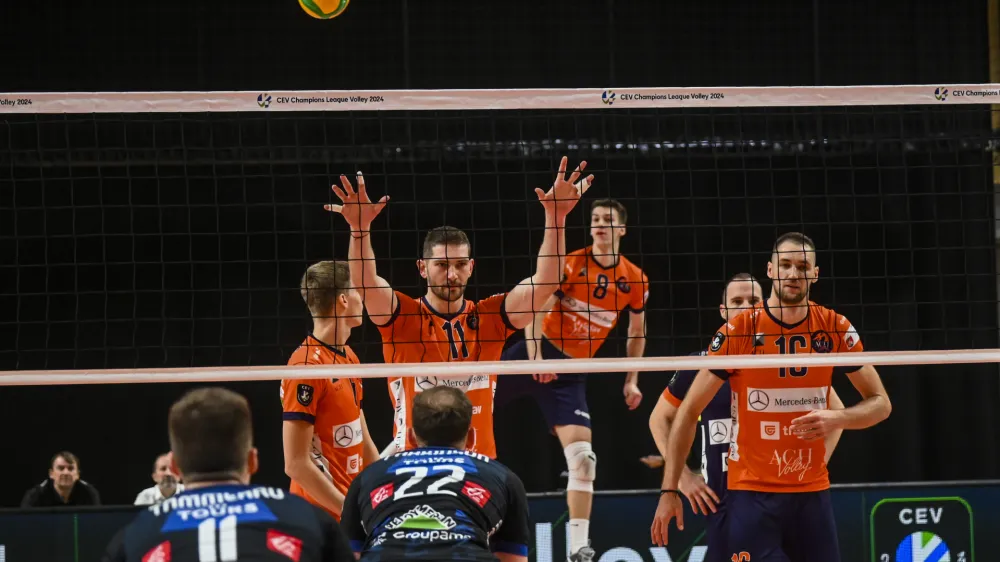 - 13.12.2023 &ndash; odbojka - ACH Volley: Tours, liga prvakov, 3. krog: skupina B: //FOTO: Nik Erik Neubauer