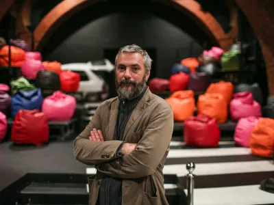 - 12.10.2018 - Tomi Janežič, gledali&scaron;ki režiser in profesor na AGRFT, ki je v Slovenskem mladinskem gledali&scaron;ču pripravil deseturno predstavo "&Scaron;e ni naslova". //FOTO: Bojan Velikonja