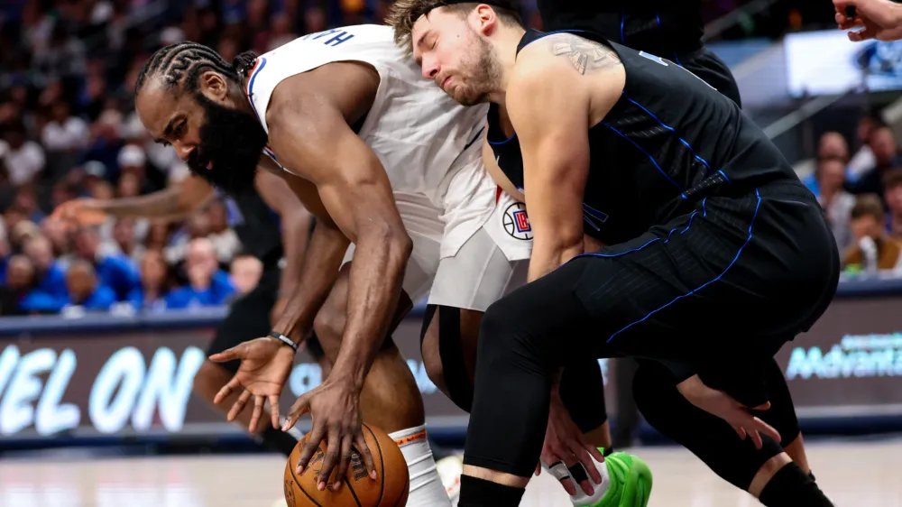 Luka Dončić in ko&scaron;arkar LA Clippers James Harden sta bila trd boj.&nbsp;