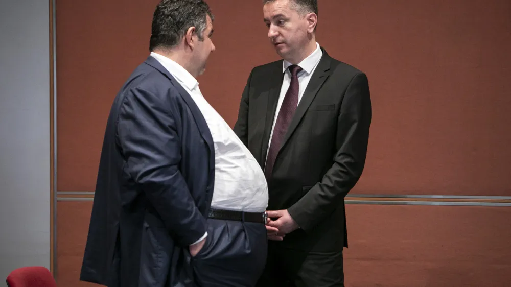 Lastnik vukovarske skupine Energia naturalis Pavao Vujnovac (levo), ki kupuje večinski delež Fortenove, in glavni izvr&scaron;ni direktor in član upravnega odbora Fortenove Fabris Peru&scaron;ko bosta očitno &scaron;e naprej sodelovala.&nbsp;