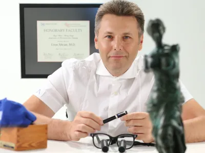 Profesor Uro&scaron; Ahčan