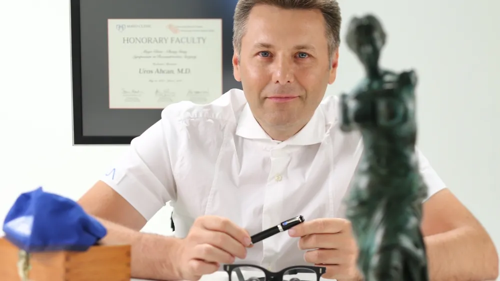 Profesor Uro&scaron; Ahčan