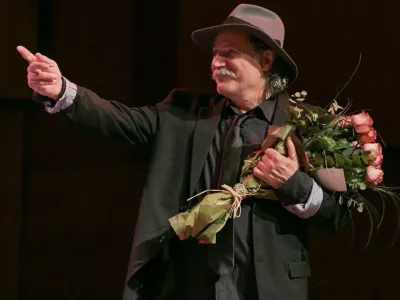 Koncert Radeta &Scaron;erbedžije je namesto v dvorani na Baču potekal v mestnem parku pred okoli tisoč me&scaron;čani. Foto: Arhiv Dnevnika