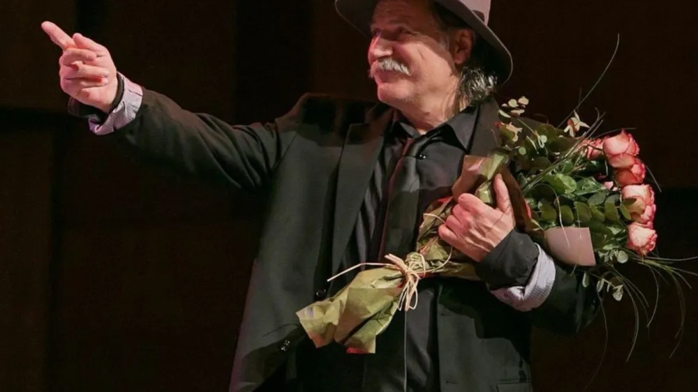 Koncert Radeta &Scaron;erbedžije je namesto v dvorani na Baču potekal v mestnem parku pred okoli tisoč me&scaron;čani. Foto: Arhiv Dnevnika