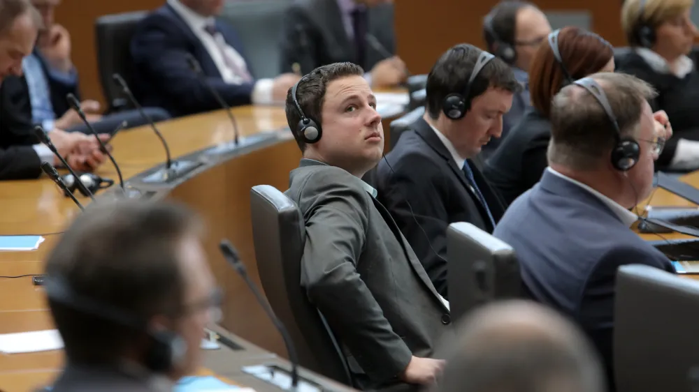 poslanec SDS Žan Mahnič<br><br> <br><br>- 12.02.2019 &ndash; Državni zbor &ndash; 19. izredna seja DZ, na kateri so poslanci obravnavali predlog zakona o ratifikaciji protokola k severnoatlantski pogodbi o pristopu Republike Severne Makedonije v NATO pod novim imenom Severna Makedonija,<br><br> <br><br>//FOTO: Jaka Gasar