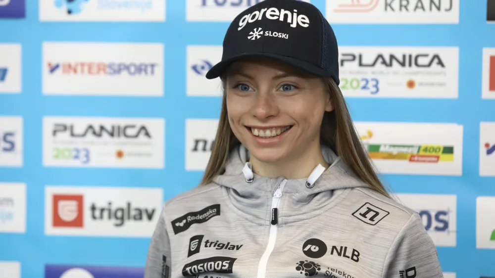  Anja Mandeljc- 15.02.2023 &ndash; Smučarska zveza Slovenije (SZS) - mo&scaron;ka in ženska reprezentance v smučarskih skokih in smučarskih tekih za nastop na svetovnem prvenstvu v nordijskem smučanju Planica 2023 //FOTO: Luka Cjuha