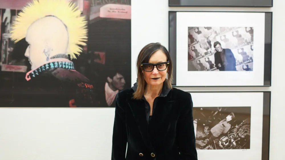 dr. Marina Gržinić, kustosinja razstave - znanstvena svetnica na Filozofskem in&scaron;titutu ZRC SAZU in redna profesorica na Akademiji za likovno umetnost na Dunaju. - 05.12.2023 - Galerija CD - razstava SLOVENSKI PUNK IN FOTOGRAFIJA - pripravila ZRC SAZU Ljubljana v sodelovanju s Cankarjevim domom. //FOTO: Bojan Velikonja