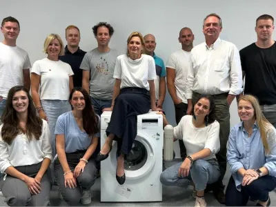 Podjetje, ki je imelo lani okoli 370 tisoč evrov prihodkov, sestavlja ekipa dvanajstih redno zaposlenih sodelavcev. F Planet Care