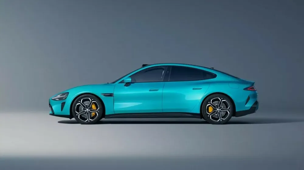 Pametni ekosistem "Človek x avto x dom" je celovita integracija scenarijev, ki vključujejo ljudi, avtomobile in domove, kar omogoča brezhibno povezljivost strojnih naprav, koordinacijo v realnem času in spodbujanje sodelovanja med industrijskimi partnerji, xiomi