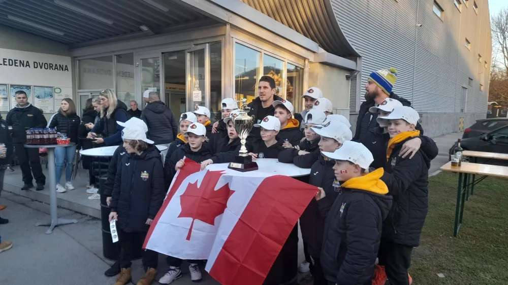 HK Slavija Junior, zmagovalci turnirja Capital Bell Cup v Kanadi <br><br>Foto: Miha Turk