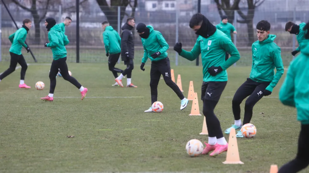 &nbsp;- 09.01.2024 &ndash; Nogometni klub NK Olimpija &ndash; novinarska konferenca pred začetkom zimskih priprav in trening. &nbsp;//FOTO: Bojan Velikonja
