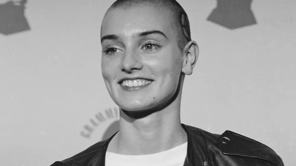FILE - Irish singer Sinead O'Connor appears at the 31st Annual Grammy Awards at the Shrine Auditorium in Los Angeles on Feb. 22, 1989. O'Connor, the gifted Irish singer-songwriter who became a superstar in her mid-20s but was known as much for her private struggles and provocative actions as for her fierce and expressive music, has died at 56. The singer's family issued a statement reported Wednesday by the BBC and RTE. (AP Photo, File)