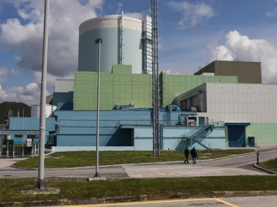 - jedrski reaktor - proizvodnja električne energije- Energetika, elektrika, samoskrba, daljnovod &mdash; 19.04.2023 &ndash; Nuklearna elektrarna Kr&scaron;ko (NEK), edina slovenska jedrska elektrarna, ki deluje od leta 1983 //FOTO: Bojan Velikonja