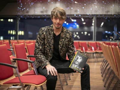 Golobove javnomnenjske bilance so &scaron;e re&scaron;ljive, Aljo&scaron;a Bagola pa ni pravi naslov za pomoč pri tem, so si enotni na&scaron;i sogovorniki.&nbsp;