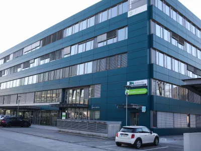 Načrtovani vstop Gostinstva Jezer&scaron;ek na trg priprave hrane za znanega naročnika naj bi s konkurenčnega vidika pla&scaron;il menedžment Sovite, favoritinje za prevzem Gorenja Gostinstvo. Na fotografiji sedež Sovite v ljubljanskem Tehnolo&scaron;kem parku.&nbsp;