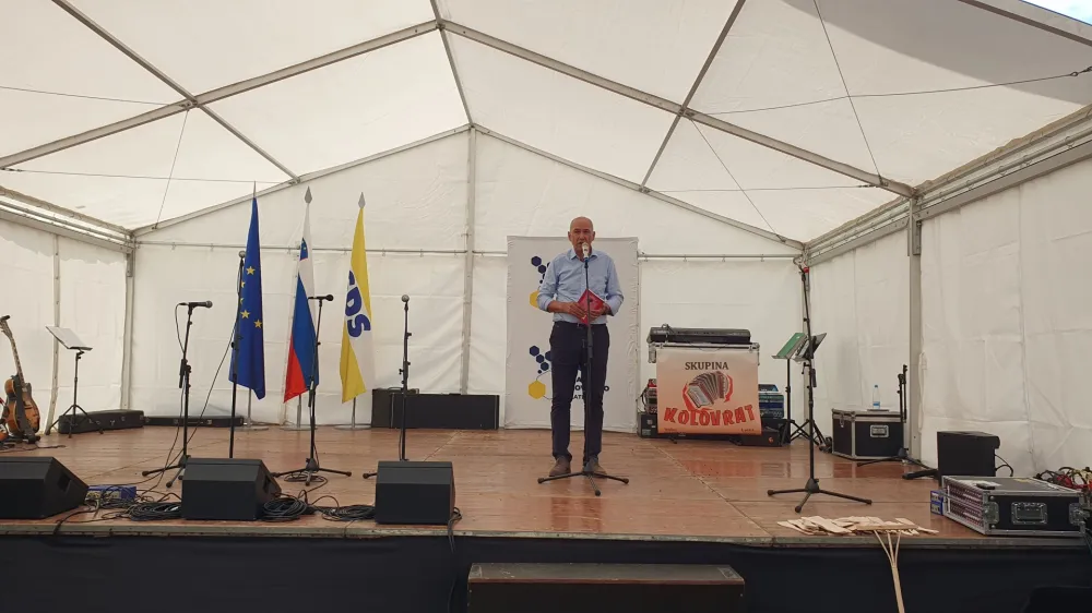 Bovec, letalisce.<br>Predsednik SDS Janez Jansa med govorom na tradicionalnem poletnem taboru SDS.<br>Foto: STA