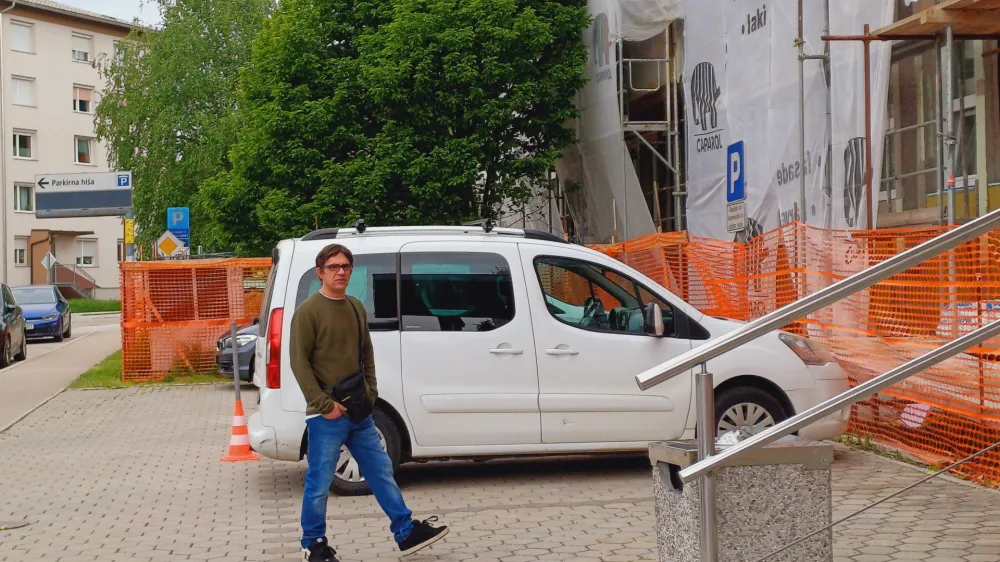 Sandi Ve&scaron;ligaj je na pravnomočnost sodbe čakal v hi&scaron;nem priporu.