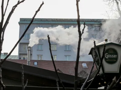 - 23.12.2016 - Dimnik, onesnaževanje, onesnažen zrak //FOTO: Bojan Velikonja