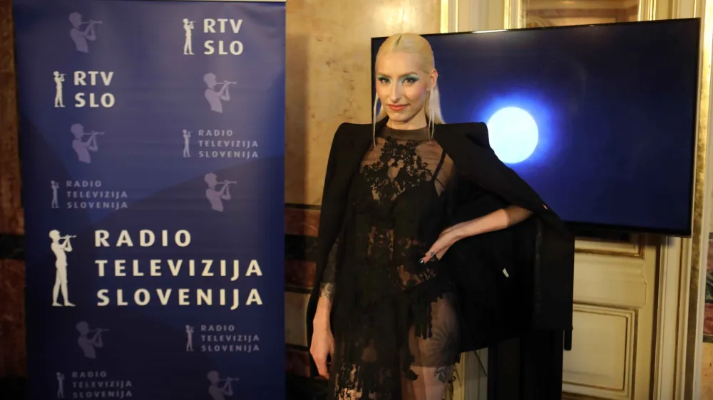 Raiven (Sara Bri&scaron;ki Cirma) bo Slovenijo zastopala na Evroviziji 2024- 12.12.2023 &ndash; predstavitev izvajalca, ki bo zastopal Slovenijo na 68. tekmovanju za Pesem Evrovizije v &scaron;vedskem Malm&ouml;ju//FOTO: Tomaž Skale
