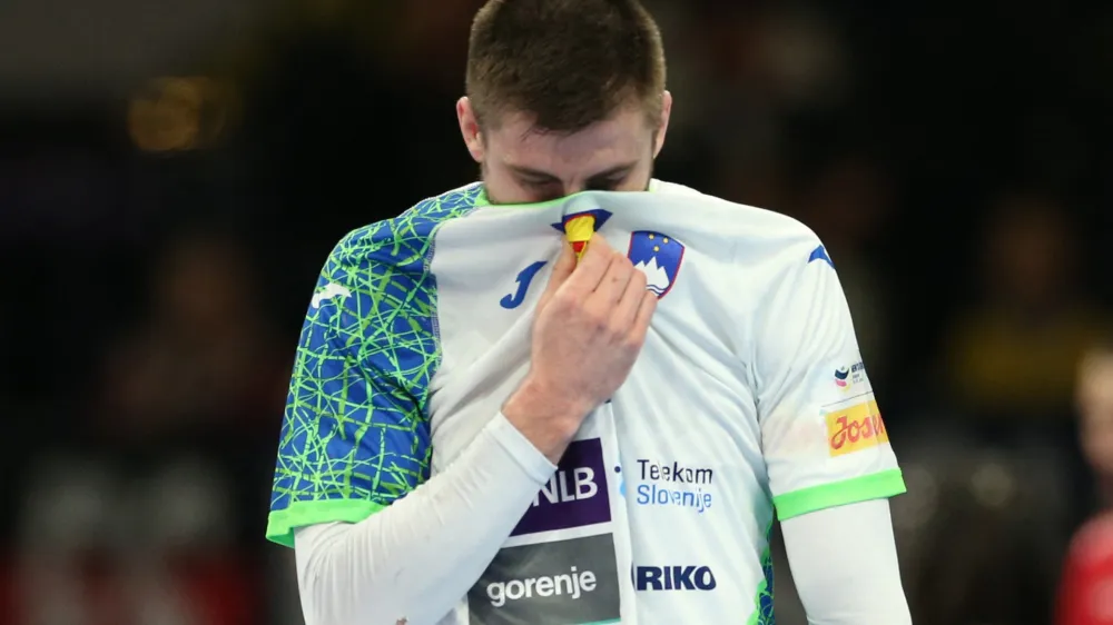 Handball - EHF 2024 Men's European Handball Championship - Main Round - Slovenia v Portugal - Barclays Arena, Hamburg, Germany - January 19, 2024 Slovenia's Nejc Cehte reacts REUTERS/Cathrin Mueller