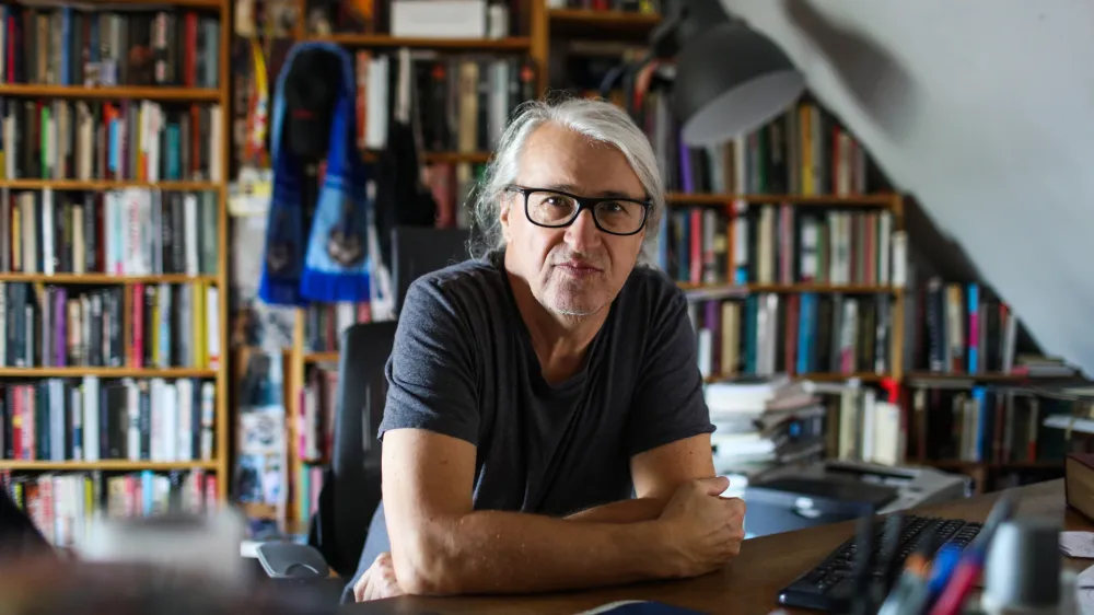 17.08.2022. Marcel &Scaron;tefančič, slovenski filmski kritik, televizijski voditelj in publicist.//FOTO: Bojan VelikonjaOPOMBA: ZA OBJAVO V OBJEKTIVU