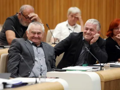 predsednik Sindikata kmetov Slovenije Anton Medved (levo) in predsednik Kmetijsko gozdarske zbornice Slovenije Roman Žveglič