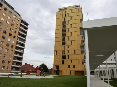 V sredi&scaron;ču policijskih preiskav, ki so se odvijale minuli torek, naj bi bila izdaja gradbenega dovoljenja za sosesko Center Bellevue. Postopek izdaje dovoljenja je že pred časom podrobno pregledala upravna in&scaron;pektorica, ki je ugotovila več nepravilnosti in vložila prijavo zaradi suma več kaznivih dejanj. Foto: Jaka Gasar&nbsp;