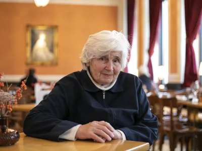 - 18.12.2019 - Du&scaron;ica Kunaver - pisateljica, profesorica angle&scaron;čine in ru&scaron;čine v pokoju, zbirateljica ljudskega izročila in etnolo&scaron;kega gradiva, avtorica in izdajateljica poljudnoznanstvenih in leposlovnih knjig ter pedago&scaron;kih priročnikov //FOTO: Matjaž Ru&scaron;t