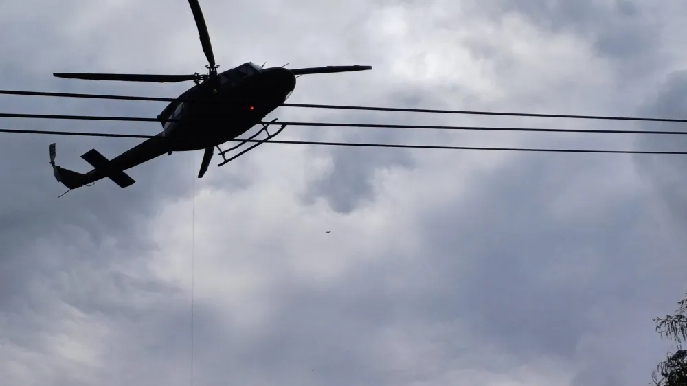 Gorska re&scaron;evalna zveza Slovenije GRZS gore re&scaron;evanje helikopter pohodniki Alpe