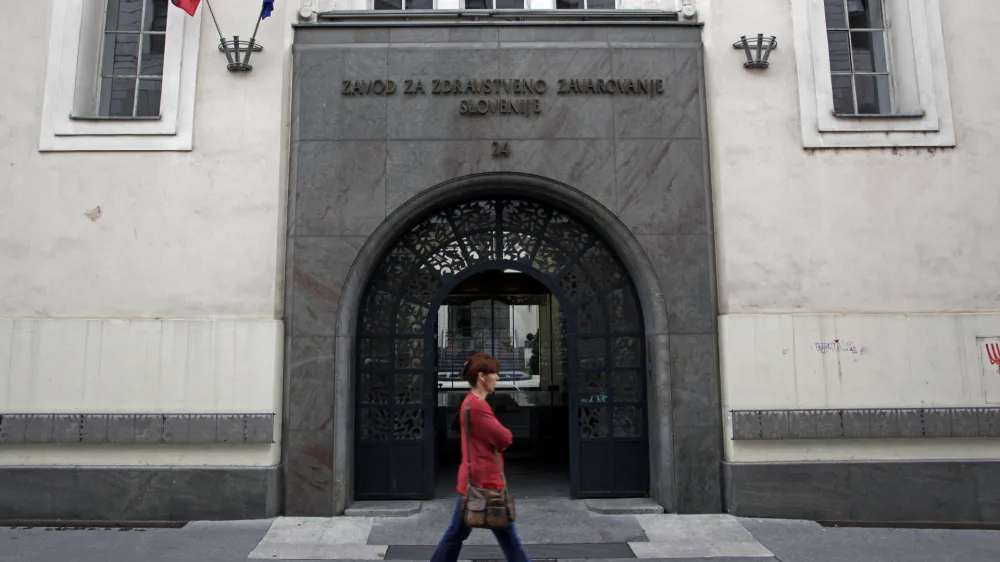 - Zavod za zdravstveno zavarovanje Slovenije (ZZZS), Miklo&scaron;ičeva cesta 24 v Ljubljani - stavba Miklo&scaron;ičeva cesta 24, - ilustrativna fotografija - //FOTO: Jaka Gasar