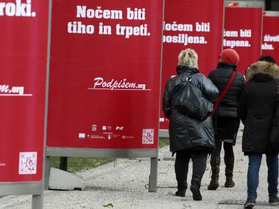 - simbolična fotografija - nasilje v družini - nasilje nad ženskami - ženske <br><br><br><br>- 25.11.2013 v parku Zvezda - Mednarodni dan proti nasilju nad ženskami - prireditev v podporo ratifikaciji konvencije Sveta Evrope proti nasilju nad ženskami in nasilju v družini.. //FOTO: Luka Cjuha