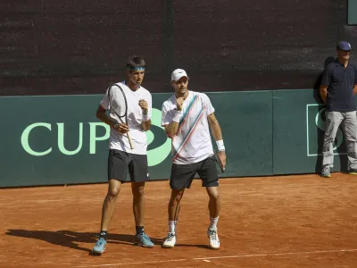 Sebastian Dominko in Blaž Rola- 16.09.2023 &ndash; tenis mo&scaron;ki &ndash; Slovenija: Luksemburg, dvoboj v drugi evro-afri&scaron;ki skupini, Davisov pokal, II. svetovna skupina //FOTO: Luka Cjuha