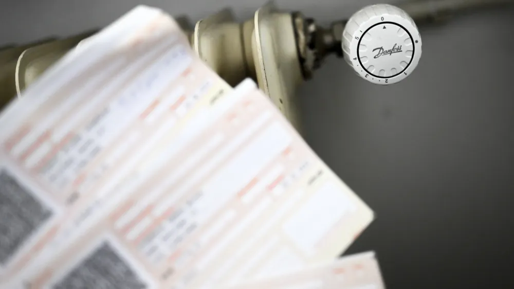 Medtem ko je povporečna cena za porabljeno megavatno uro toplote v državi slabih 159 evrov, je v &Scaron;ale&scaron;ki dolini ta cena za 30 evrov nižja. Daleč najdražje ogrevanje plačujejo v Ravnah na Koro&scaron;kem; za vsako megavatno uro dobavljene topote plačajo skoraj dvakrat več kot Velenjčani. Foto: Nik Erik Neubauer&nbsp;