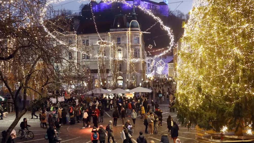 19.12.2023 -praznična Ljubljana, lučke, veseli decemberFoto: Tomaž Skale