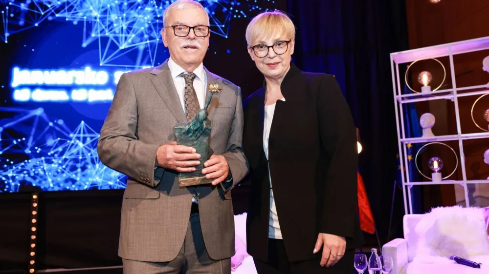 Branku Francu Selaku je nagrado na januarskem srečanju Združenja Manager izročila predsednica republike Nata&scaron;a Pirc Musar. F Borut Cvetko/Združenje Manager