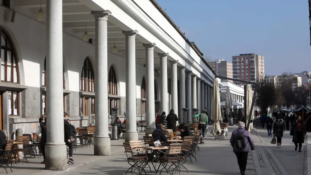 - plačnikove Arkade - gostinski lokal<br><br> 10.02.2022- Plečnikovo leto 2022 - 150 obletnica rojstva arhitekta Jožeta Plečnika - //FOTO: Tomaž Skale