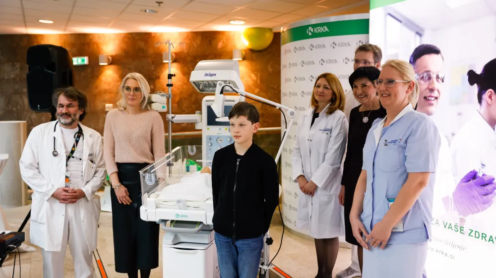 Ljubljana, UKC Ljubljana.<br>Predaja Krkine donacije - novega grelnika za novorojencke Pediatricni kliniki UKC Ljubljana.