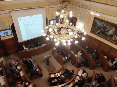 Mestni svet včeraj: nadzornikom Žal in LPT so povi&scaron;ali prejemke, a vsi svetniki se s tem niso strinjali.