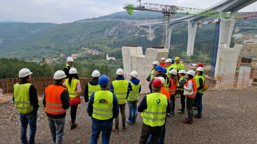 Na ogledu gradbi&scaron;ča