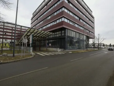 SDH v garažni hi&scaron;i Metelkova prodaja prvo etažo, v kateri je 209 parkirnih prostorov.&nbsp;