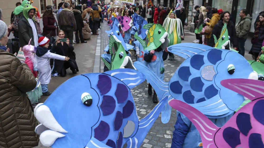 - 10.02.2024 - Zmajev sprevod - ma&scaron;kare, pust, Ljubljana //FOTO: Jaka Gasar