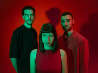 Lilamors je trio vokalistke Ane Čop, ki bo danes zagnal festival Zvončki in trobentice.&nbsp;