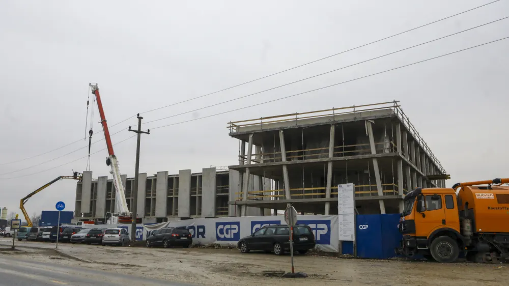 - 17.01.2024 - mo&scaron;ki zapor Dobrunje - Zavod za prestajanje kazni zapora Ljubljana - gradnja novega zaporskega kompleksa ob Litijski cesti, vzhodno od ljubljanske obvoznice //FOTO: Luka Cjuha